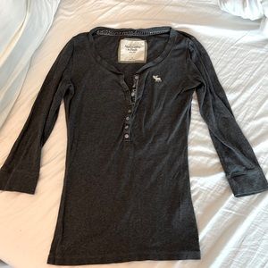 Vintage dark gray Abercrombie henley with 3/4 sleeves